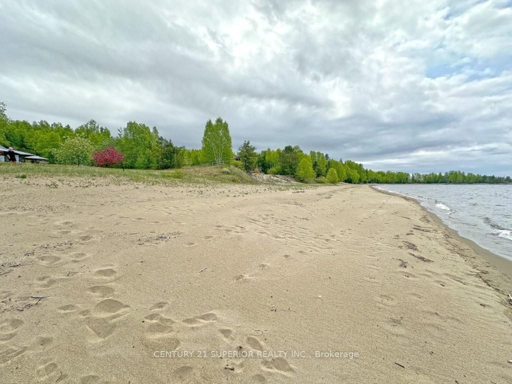 Photo 42 of 11 Peter Drive, Greenstone — HOMEH