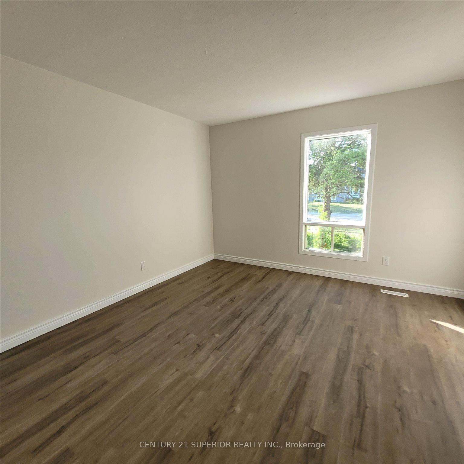 Photo 6 of 39 Poplar Cres, Marathon — HOMEH