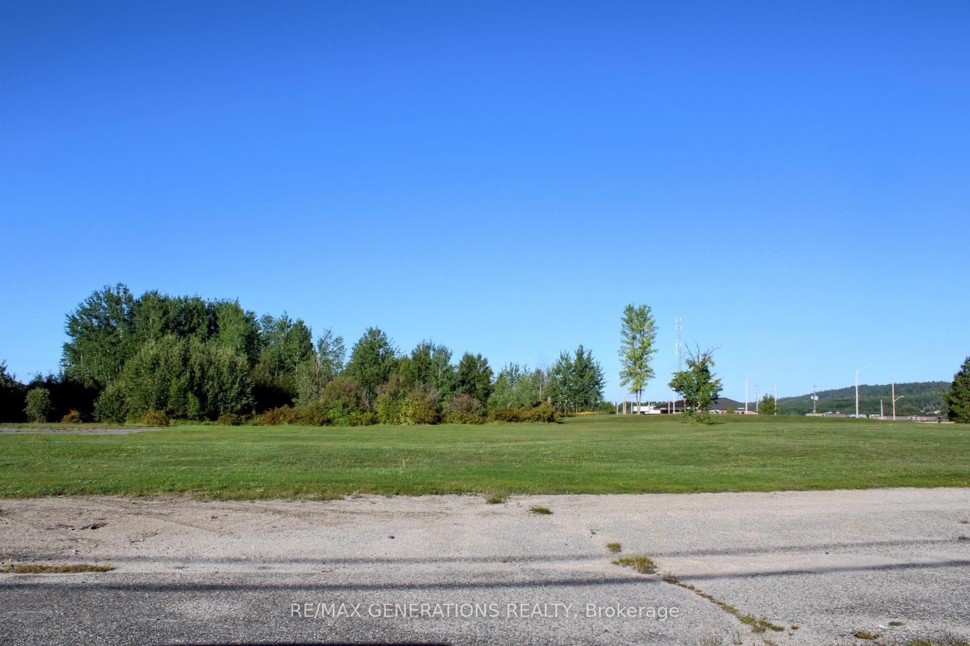 Photo 4 of 2 Deer Street, Manitouwadge — HOMEH