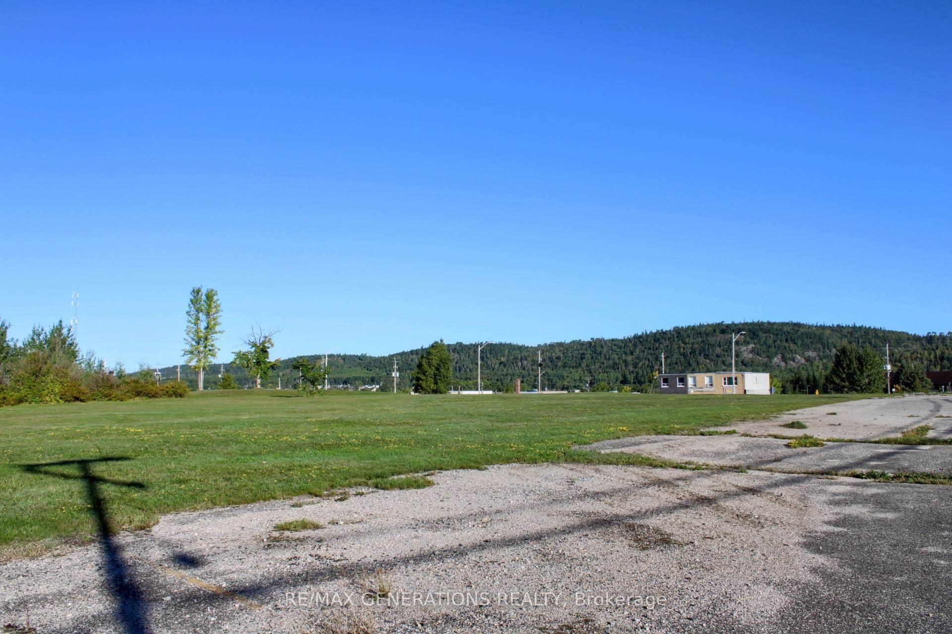 Photo 6 of 2 Deer Street, Manitouwadge — HOMEH
