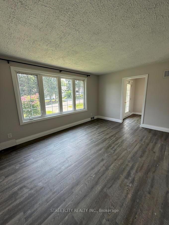 Photo 5 of 159 Wadsworth Drive, Nipigon — HOMEH