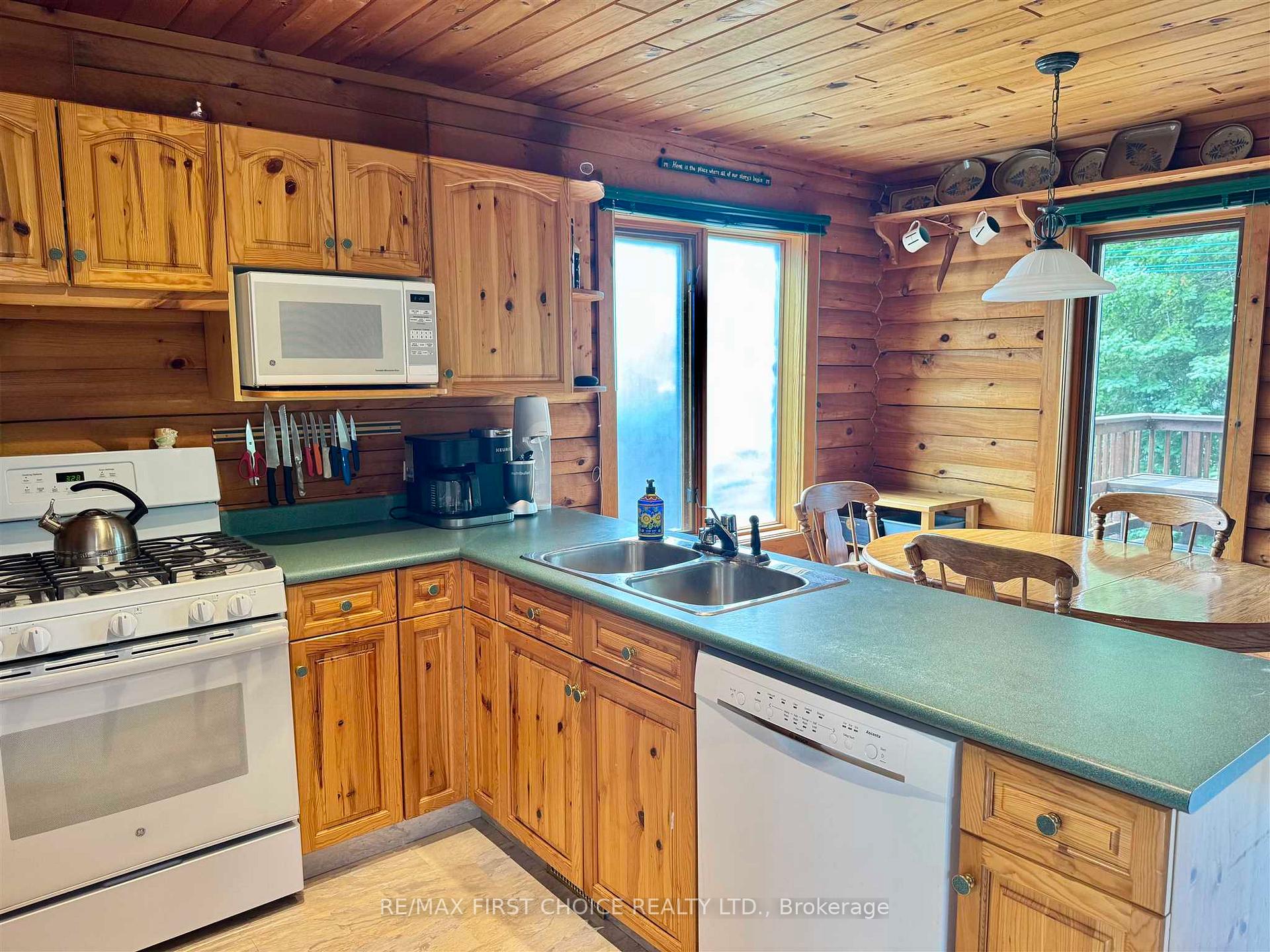 Photo 9 of 52 Howey Bay Road, Red Lake — HOMEH