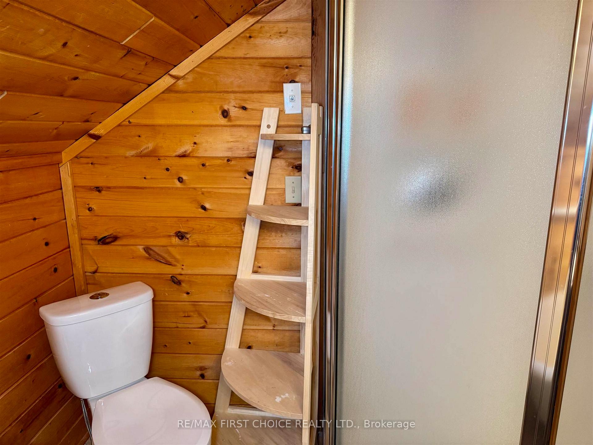 Photo 24 of 52 Howey Bay Road, Red Lake — HOMEH