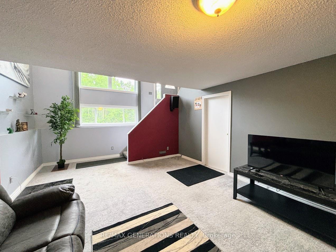 Photo 22 of 113 Hemlo Drive, Marathon — HOMEH