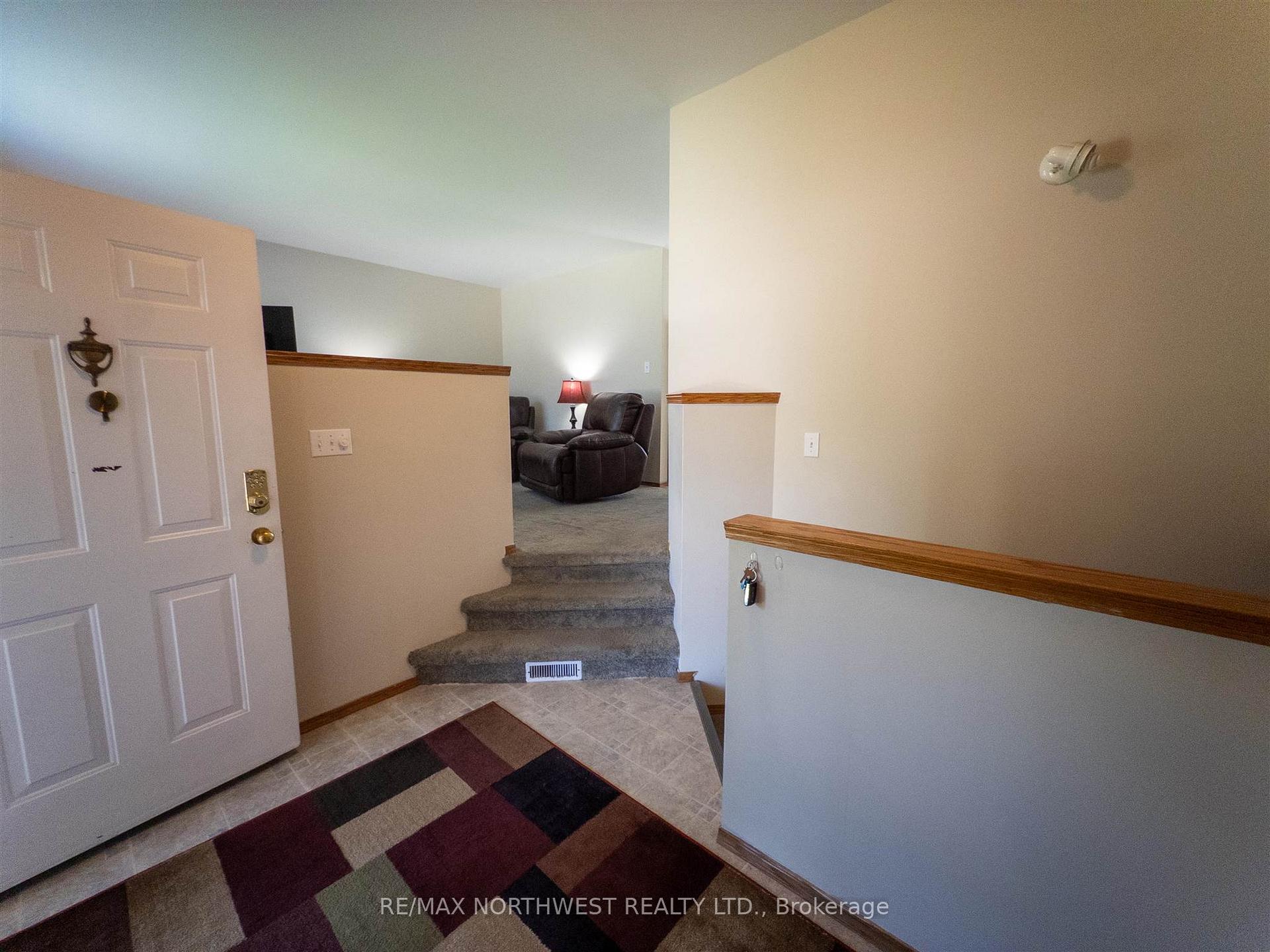 Photo 4 of 45 Parsons Street, Kenora, Norman — HOMEH
