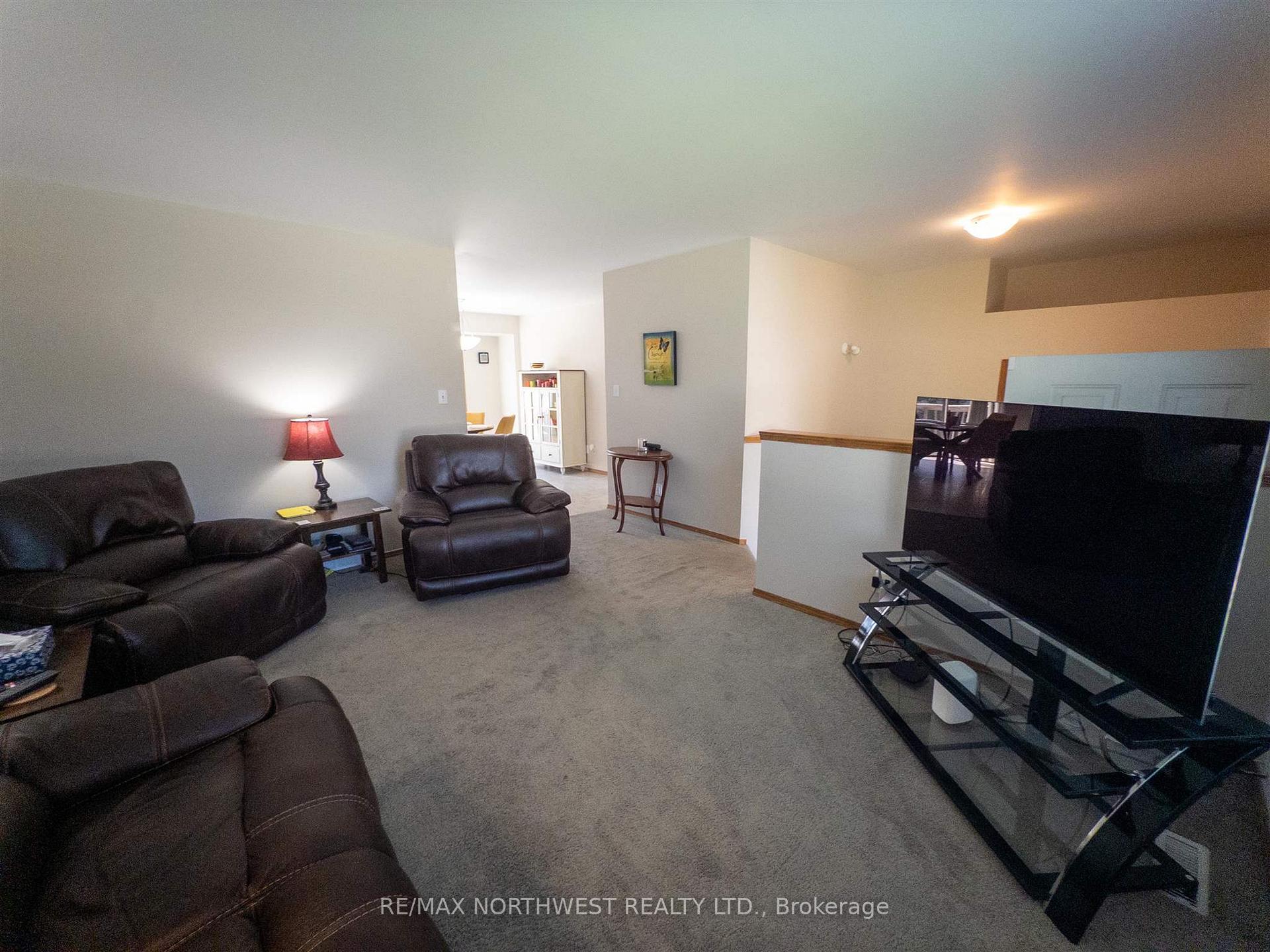 Photo 8 of 45 Parsons Street, Kenora, Norman — HOMEH