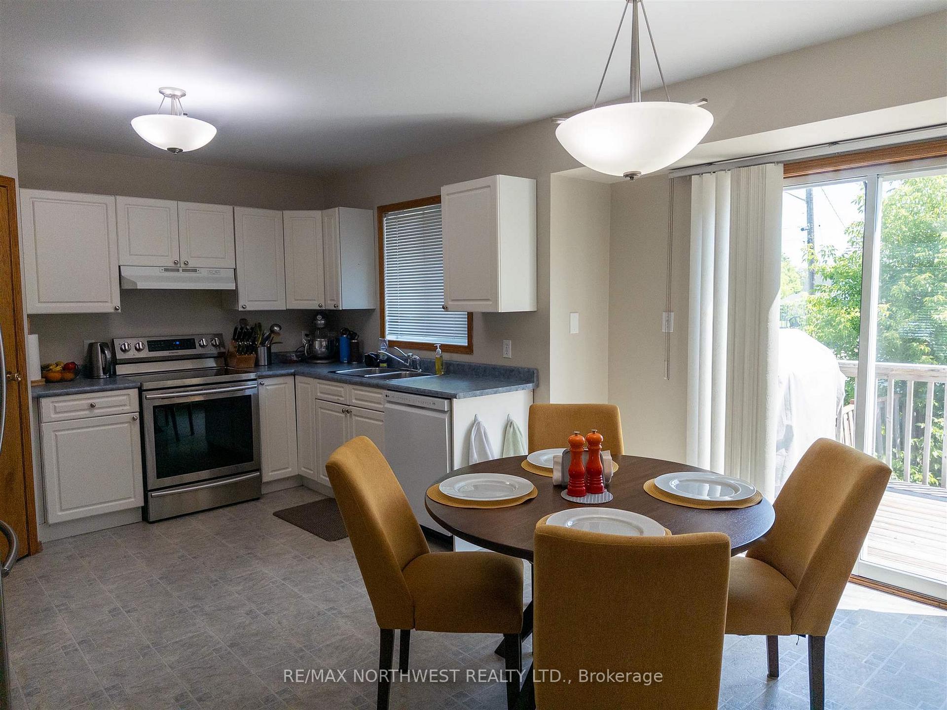 Photo 10 of 45 Parsons Street, Kenora, Norman — HOMEH