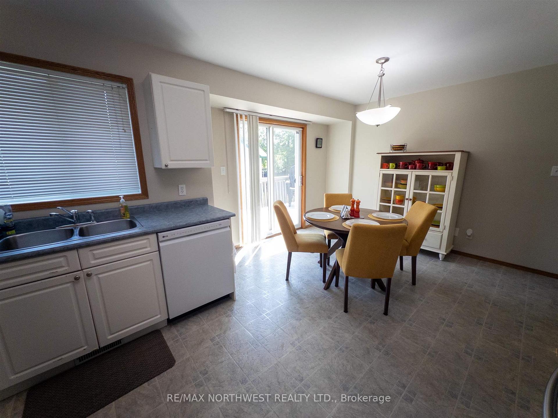 Photo 11 of 45 Parsons Street, Kenora, Norman — HOMEH