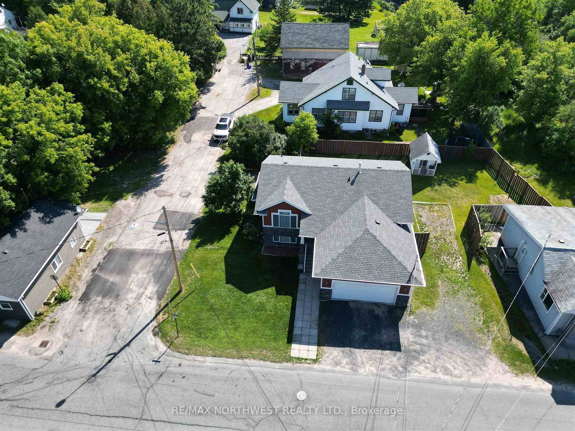 Photo 41 of 45 Parsons Street, Kenora, Norman — HOMEH
