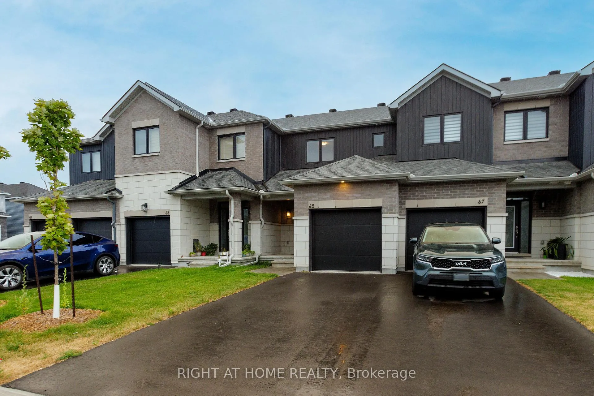 Photo 2 of 65 Esban Drive, Ottawa, Blossom Park/Kemp Park/Findlay Creek — HOMEH