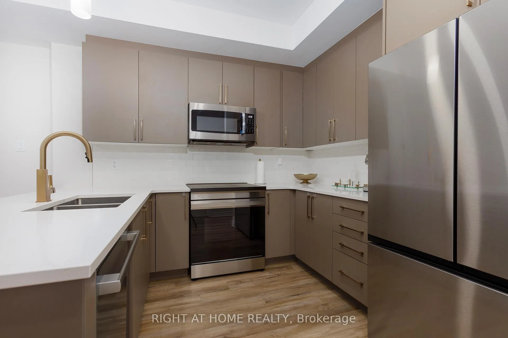 Photo 8 of 65 Esban Drive, Ottawa, Blossom Park/Kemp Park/Findlay Creek — HOMEH