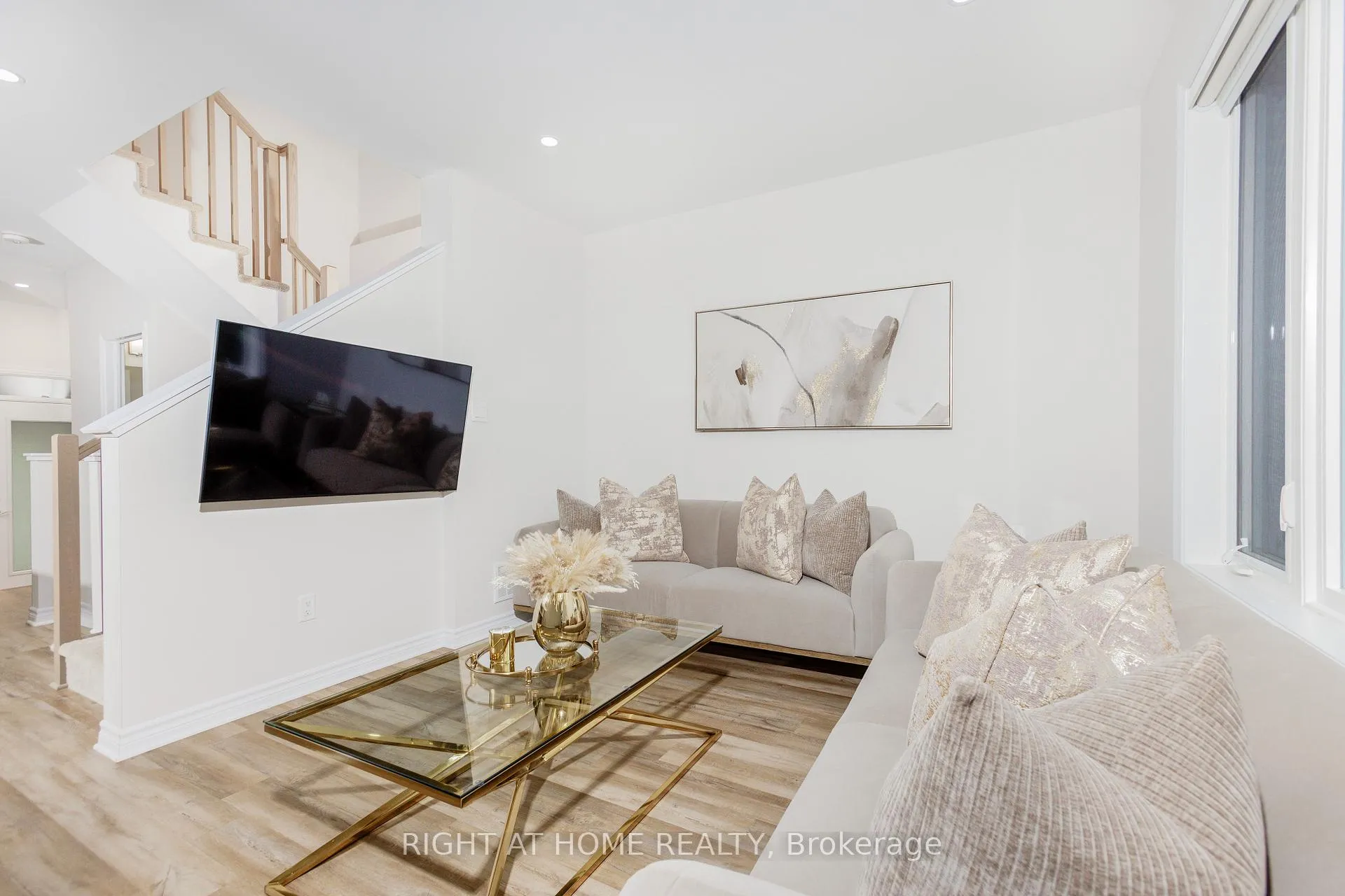 Photo 15 of 65 Esban Drive, Ottawa, Blossom Park/Kemp Park/Findlay Creek — HOMEH