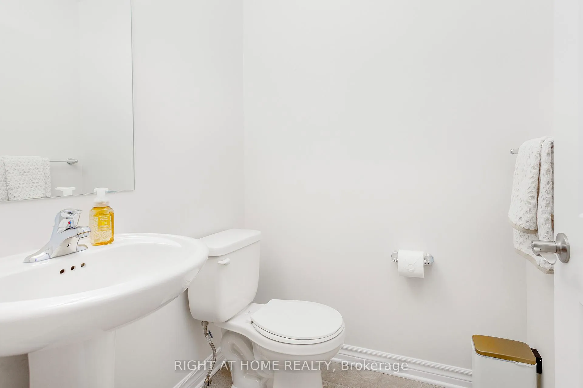 Photo 16 of 65 Esban Drive, Ottawa, Blossom Park/Kemp Park/Findlay Creek — HOMEH