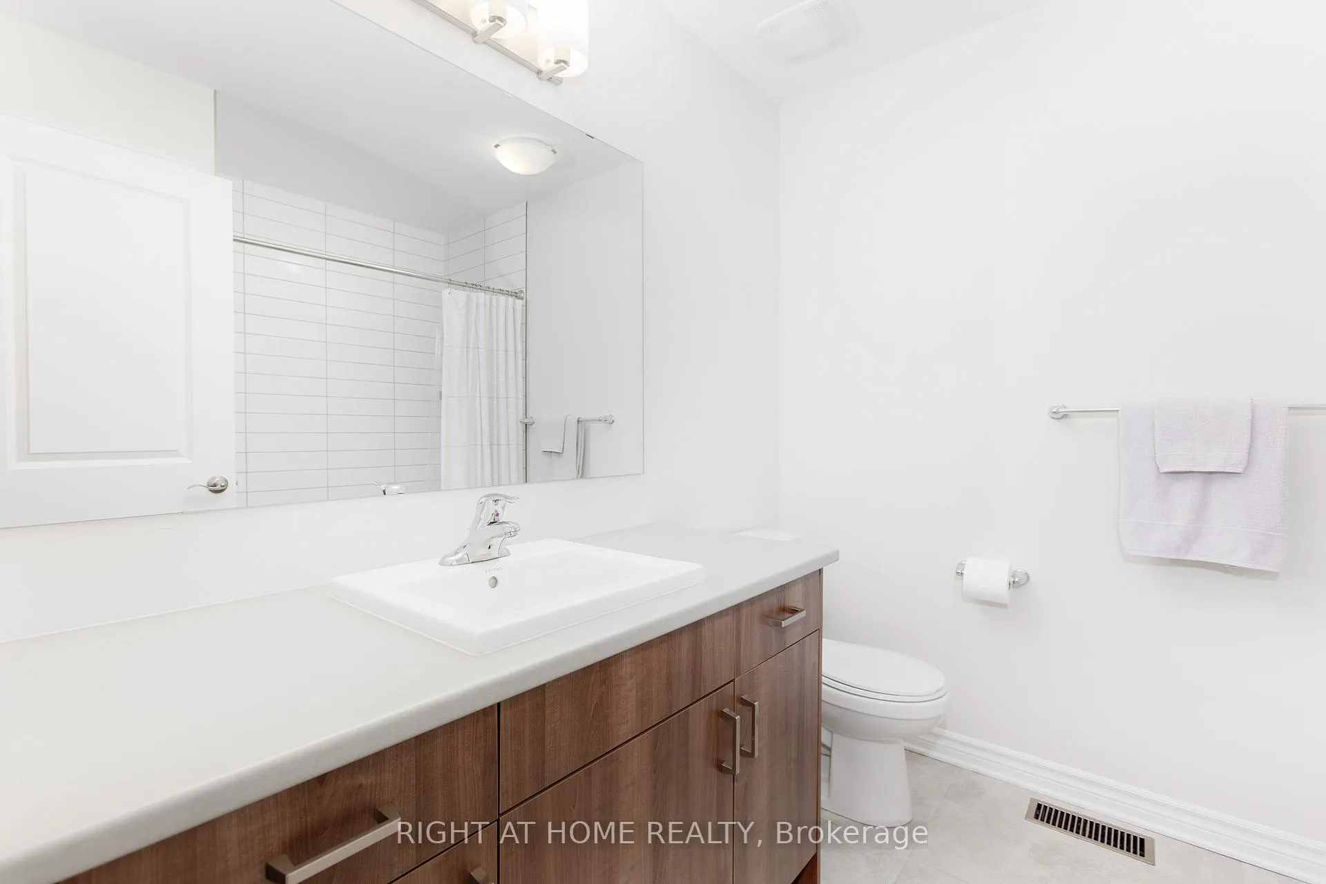 Photo 24 of 65 Esban Drive, Ottawa, Blossom Park/Kemp Park/Findlay Creek — HOMEH