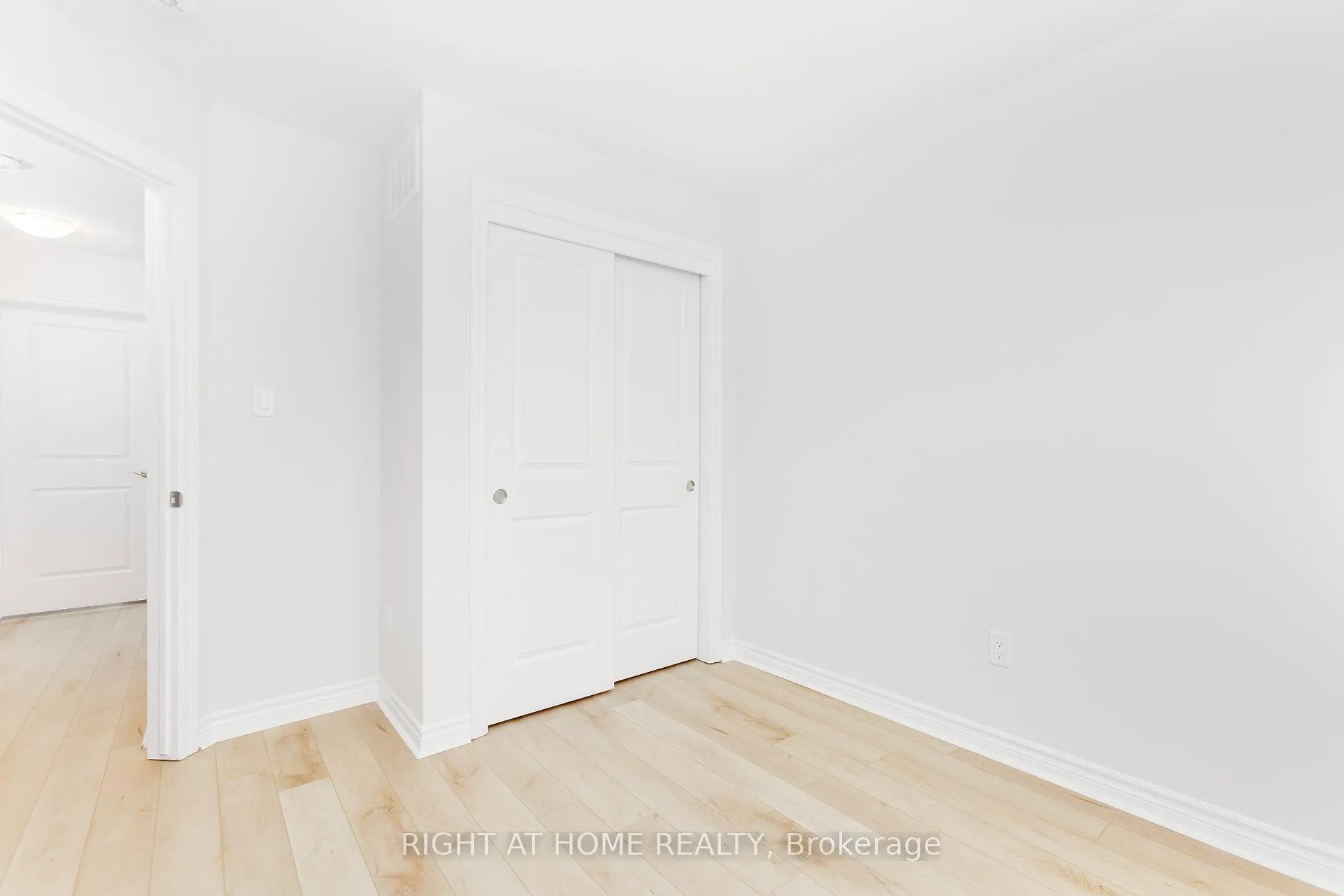 Photo 29 of 65 Esban Drive, Ottawa, Blossom Park/Kemp Park/Findlay Creek — HOMEH