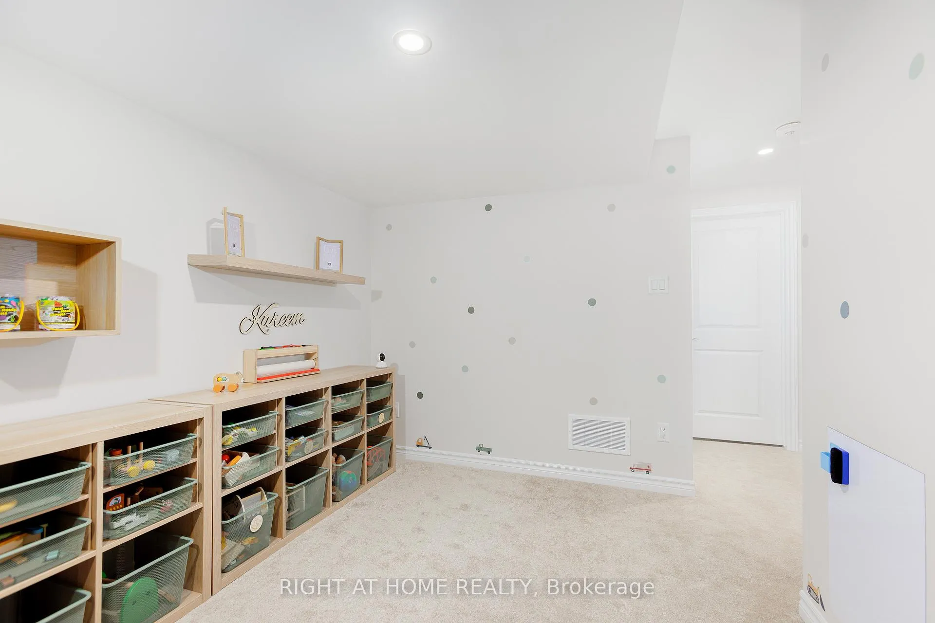 Photo 34 of 65 Esban Drive, Ottawa, Blossom Park/Kemp Park/Findlay Creek — HOMEH