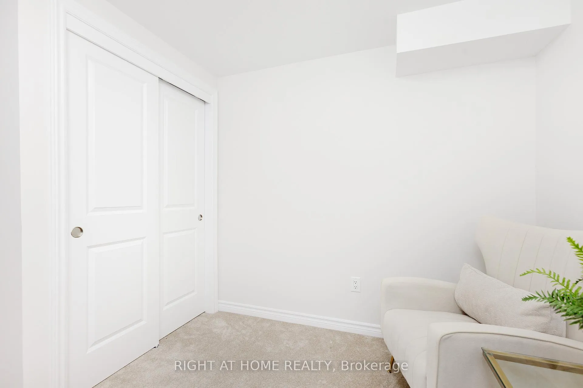 Photo 36 of 65 Esban Drive, Ottawa, Blossom Park/Kemp Park/Findlay Creek — HOMEH
