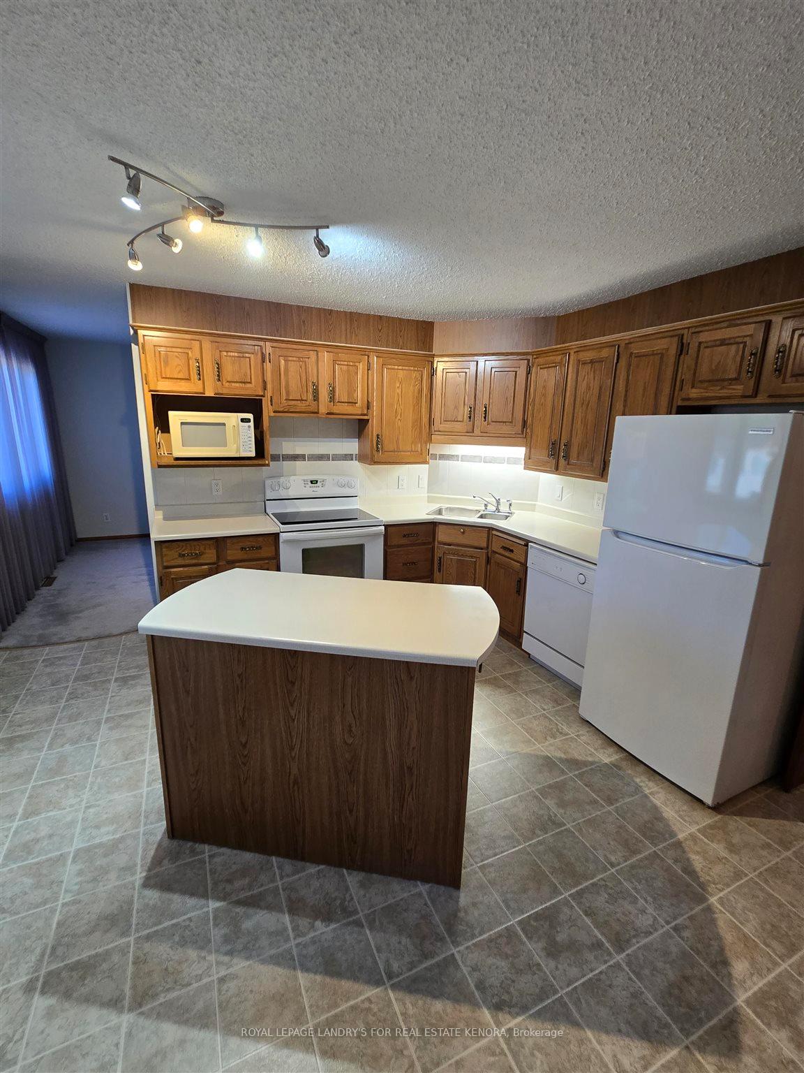 Photo 14 of 20 Amethyst Street, Kenora, Amethyst — HOMEH