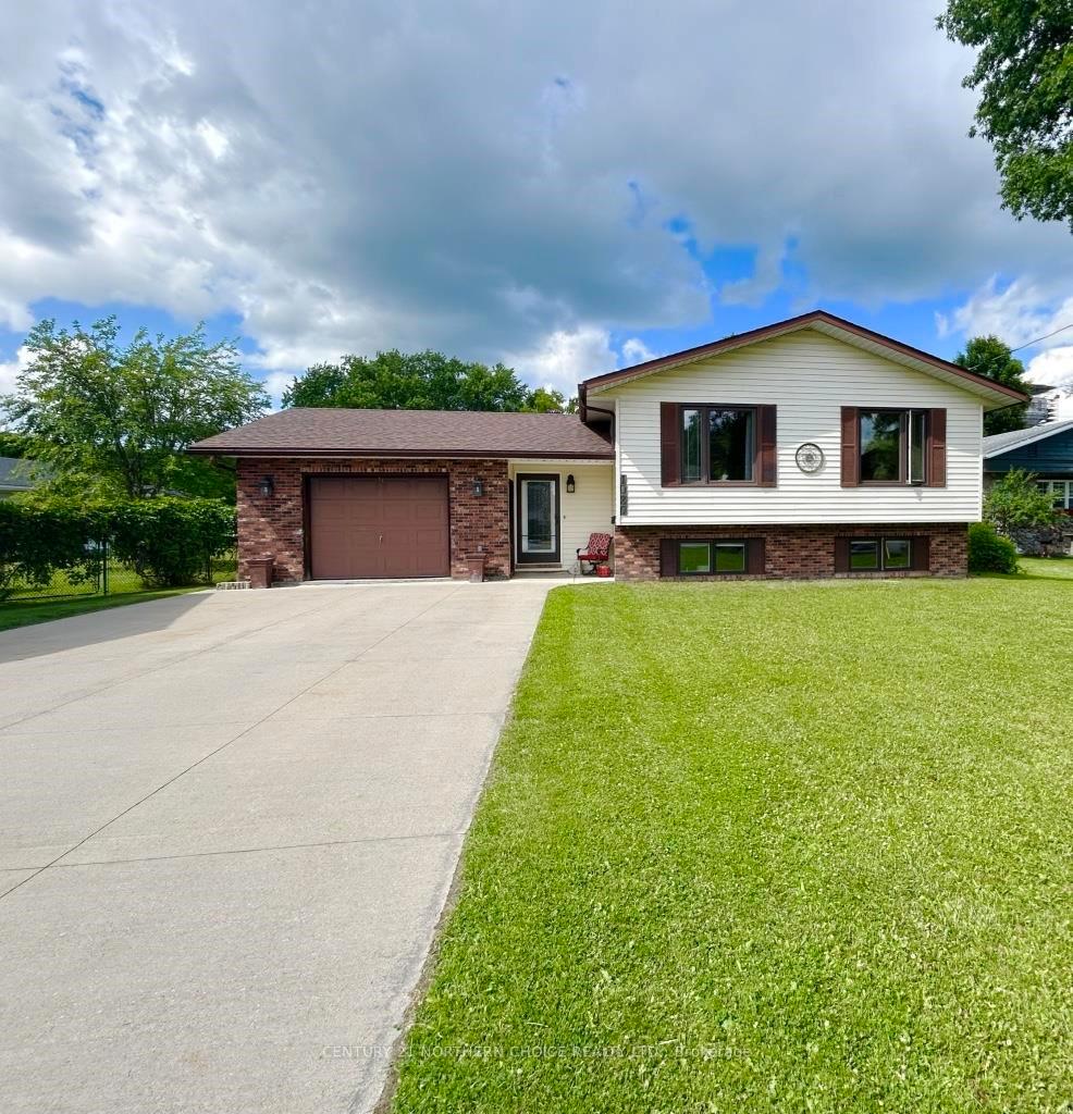 Front of 1020 River Road West