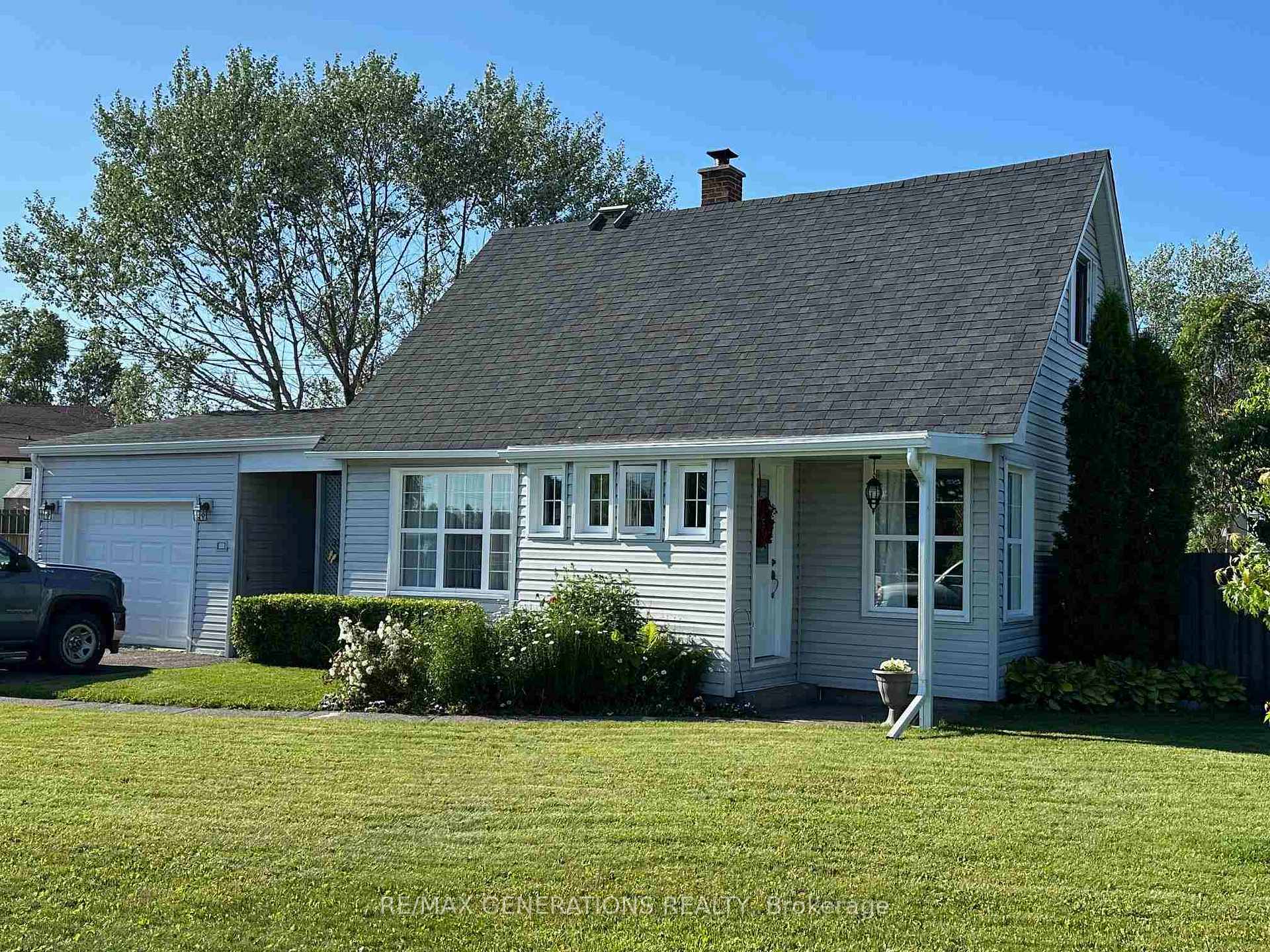 Photo 1 of 33 Laurier Avenue, Terrace Bay — HOMEH