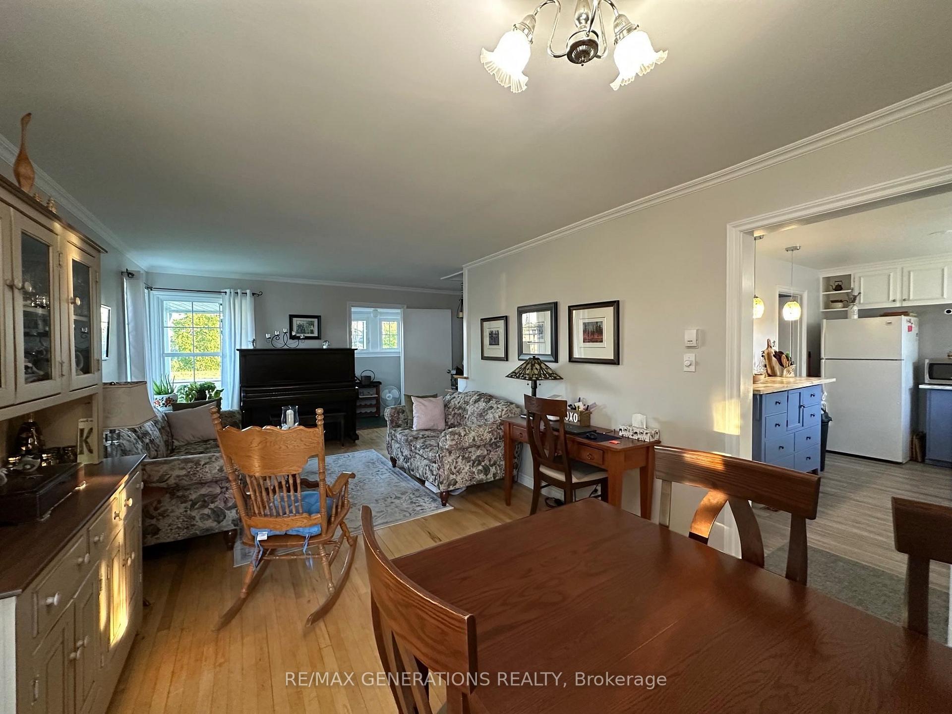 Photo 8 of 33 Laurier Avenue, Terrace Bay — HOMEH