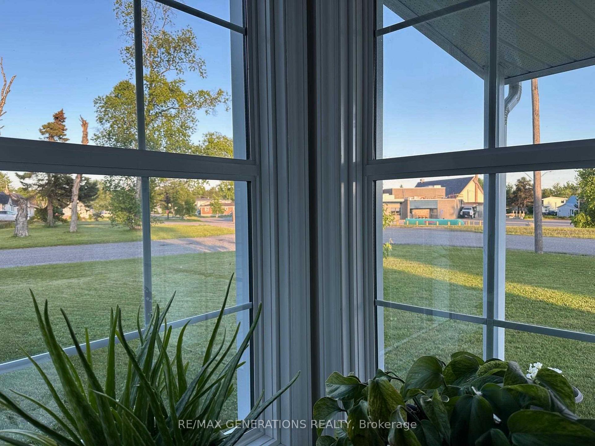Photo 10 of 33 Laurier Avenue, Terrace Bay — HOMEH