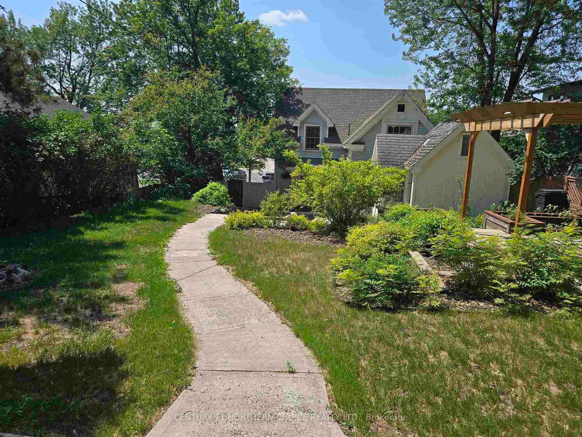 Photo 3 of 313 Veterans Drive, Kenora, North End — HOMEH