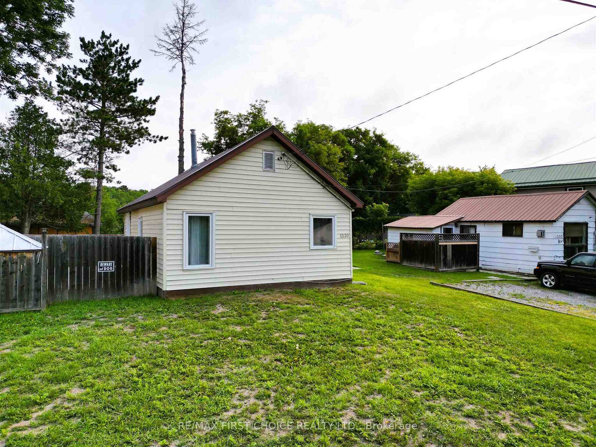 Photo 2 of 1330 River Drive, Kenora, Lakeside — HOMEH