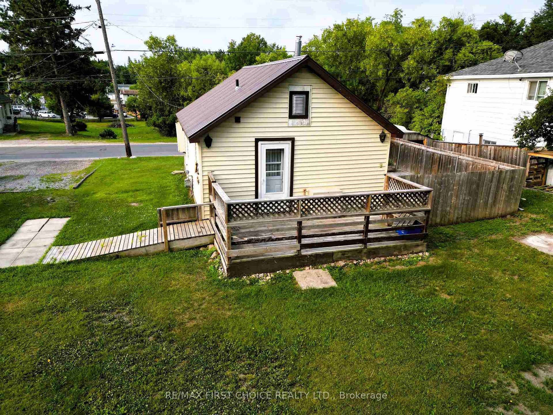 Photo 9 of 1330 River Drive, Kenora, Lakeside — HOMEH
