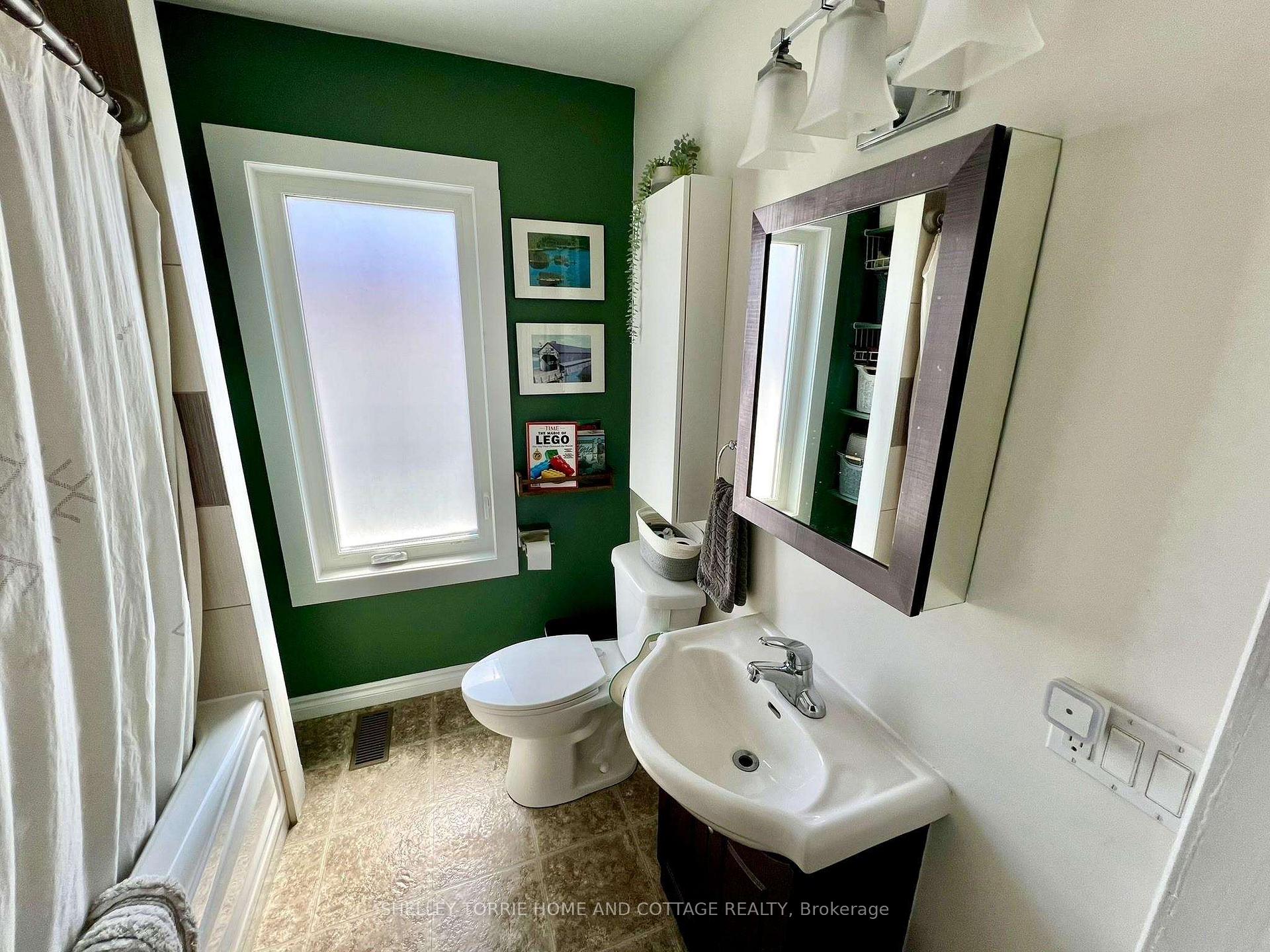 Photo 11 of 215 First Street N, Kenora, North End — HOMEH