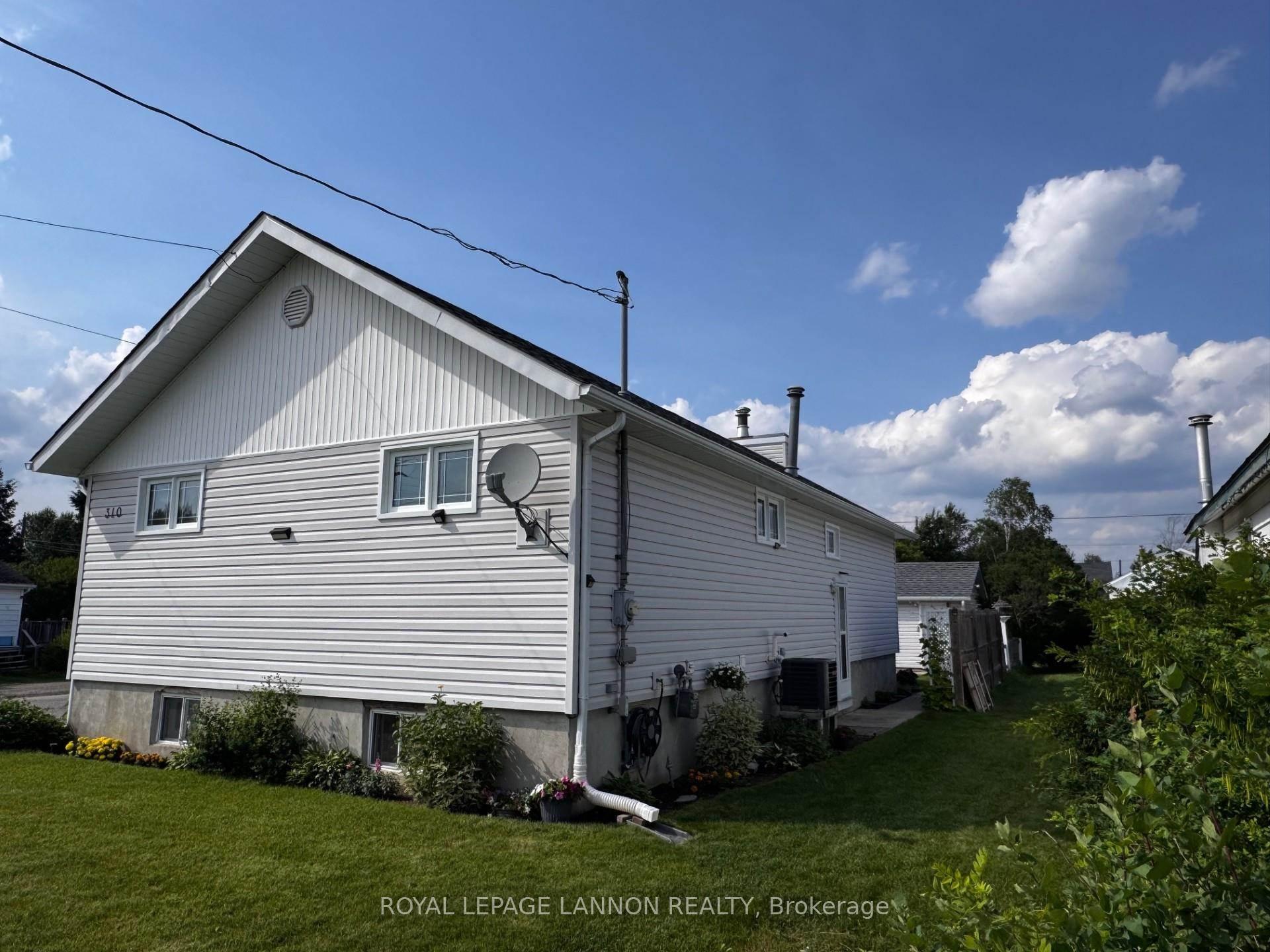 Photo 2 of 310 Fourth Ave SW, Greenstone — HOMEH