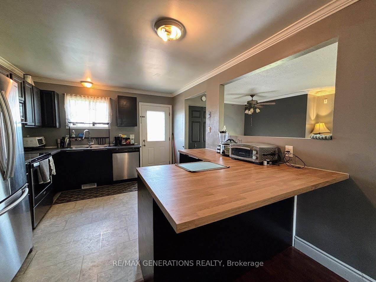 Photo 5 of 18 Hemlo Drive, Marathon — HOMEH