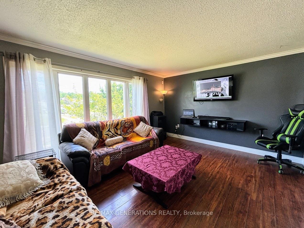 Photo 9 of 18 Hemlo Drive, Marathon — HOMEH