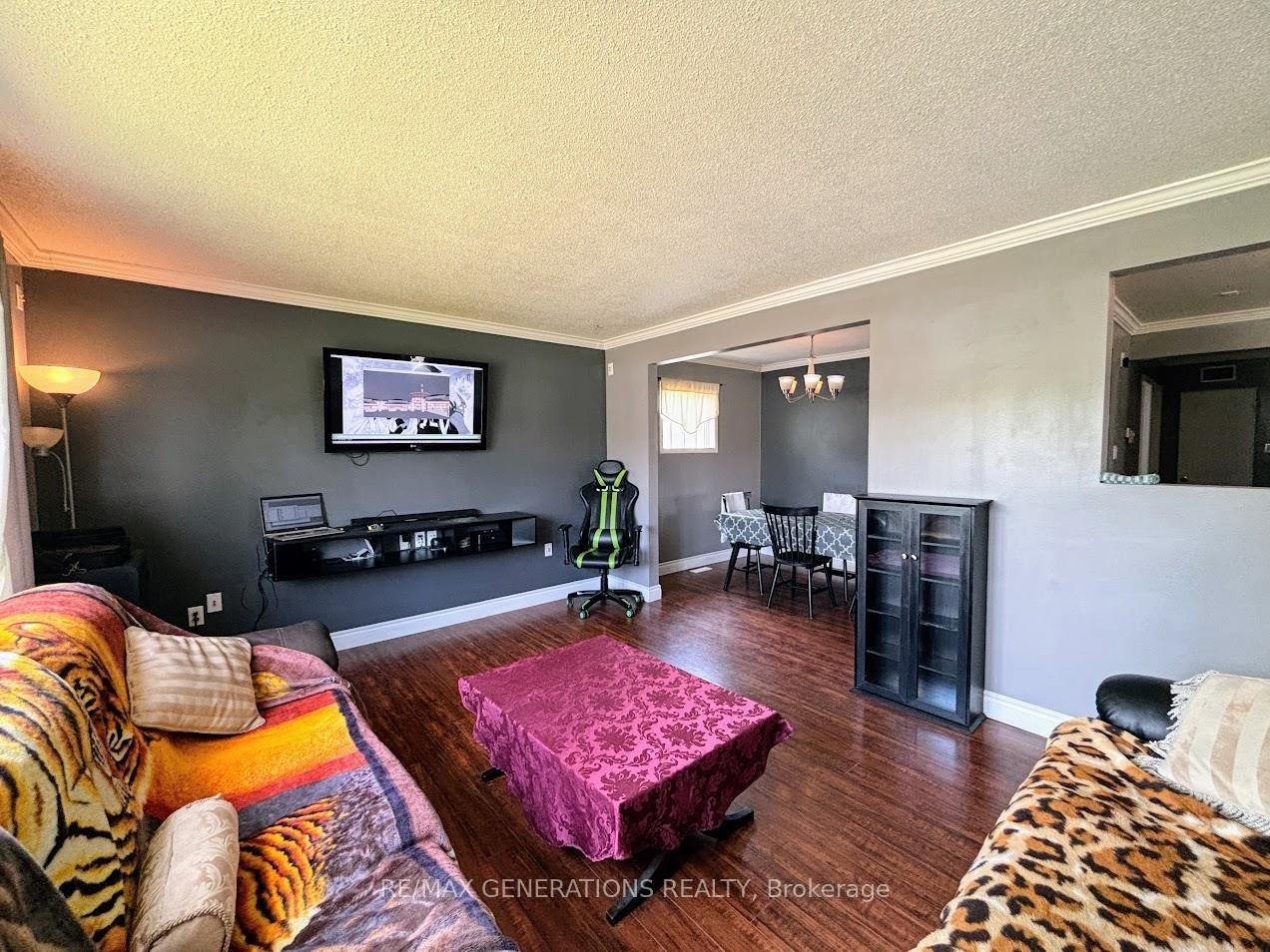 Photo 10 of 18 Hemlo Drive, Marathon — HOMEH