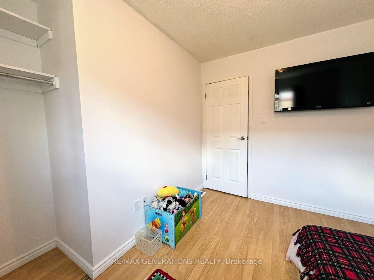 Photo 16 of 18 Hemlo Drive, Marathon — HOMEH