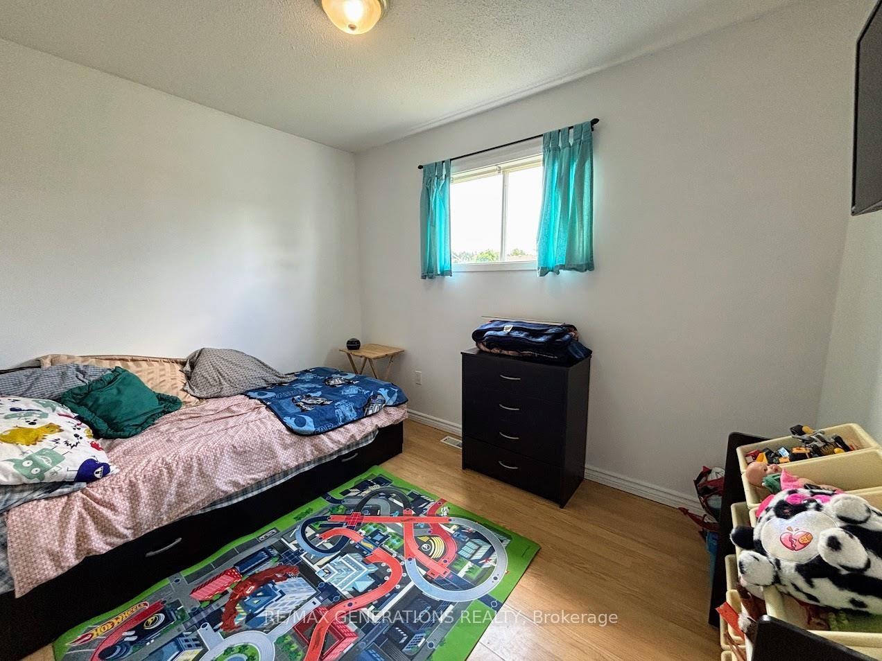 Photo 17 of 18 Hemlo Drive, Marathon — HOMEH