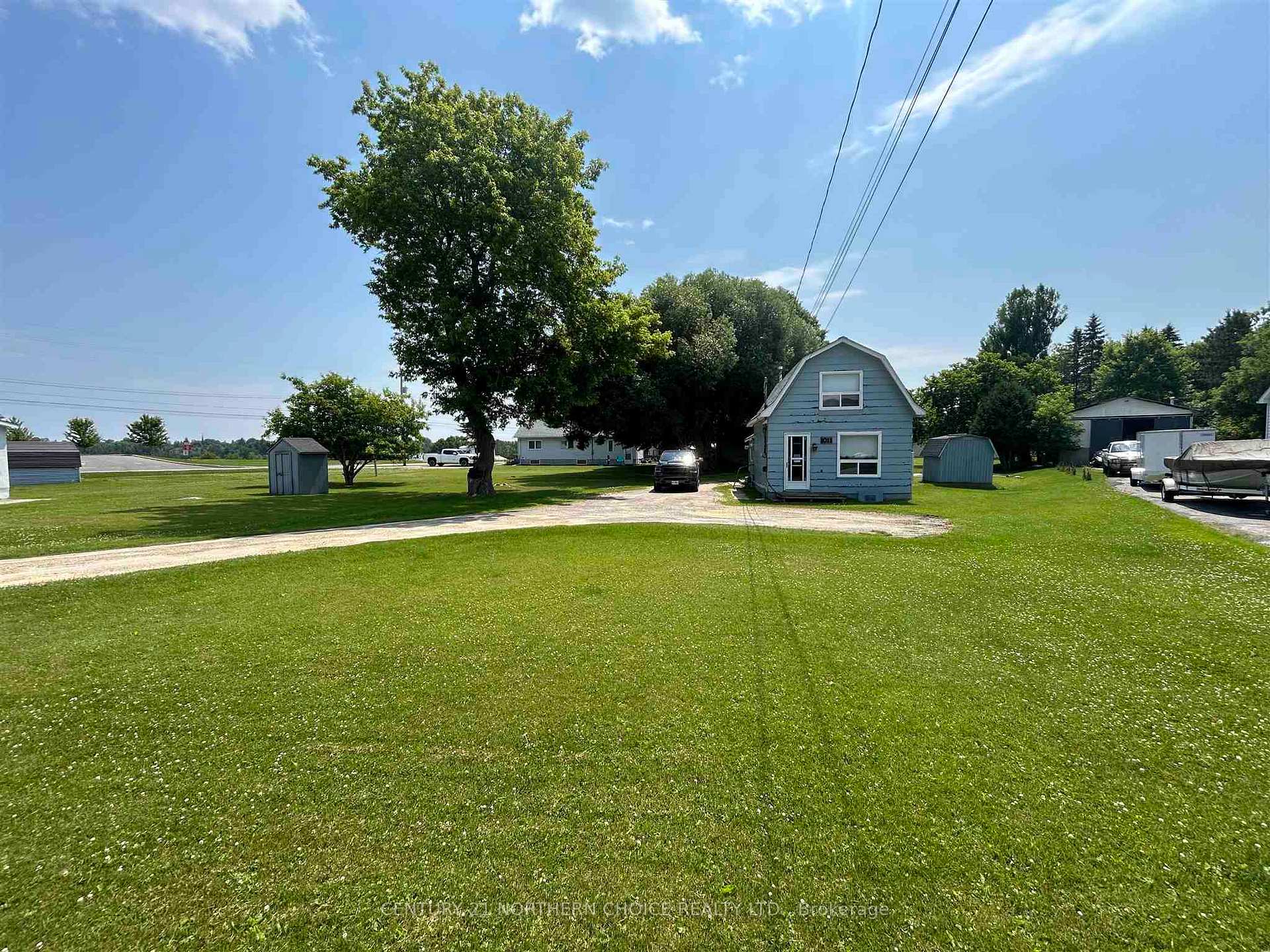 Photo 2 of 1011 Sunset Drive, Fort Frances — HOMEH