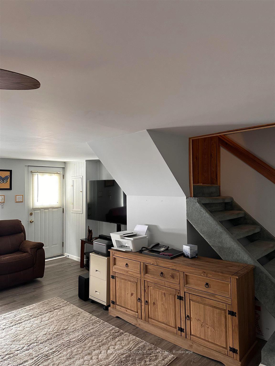 Photo 5 of 1011 Sunset Drive, Fort Frances — HOMEH