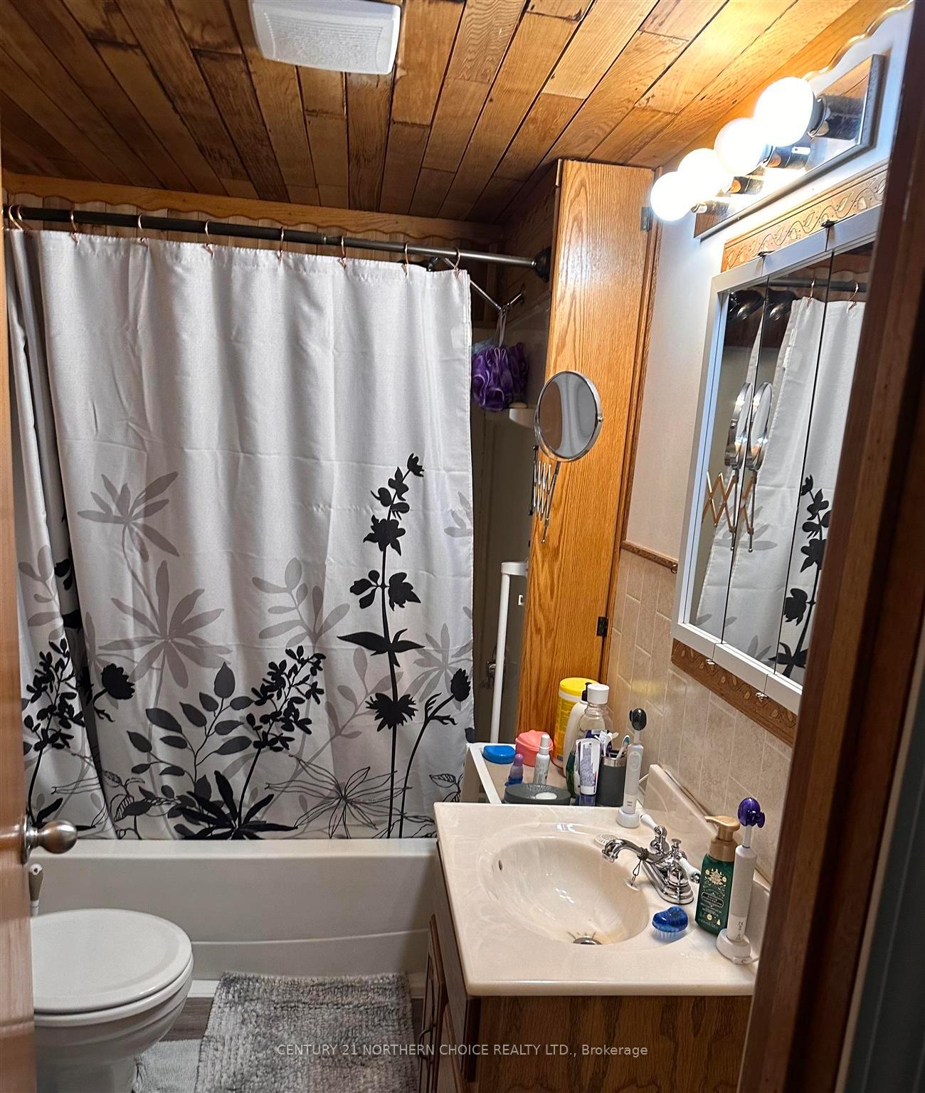 Photo 14 of 1011 Sunset Drive, Fort Frances — HOMEH