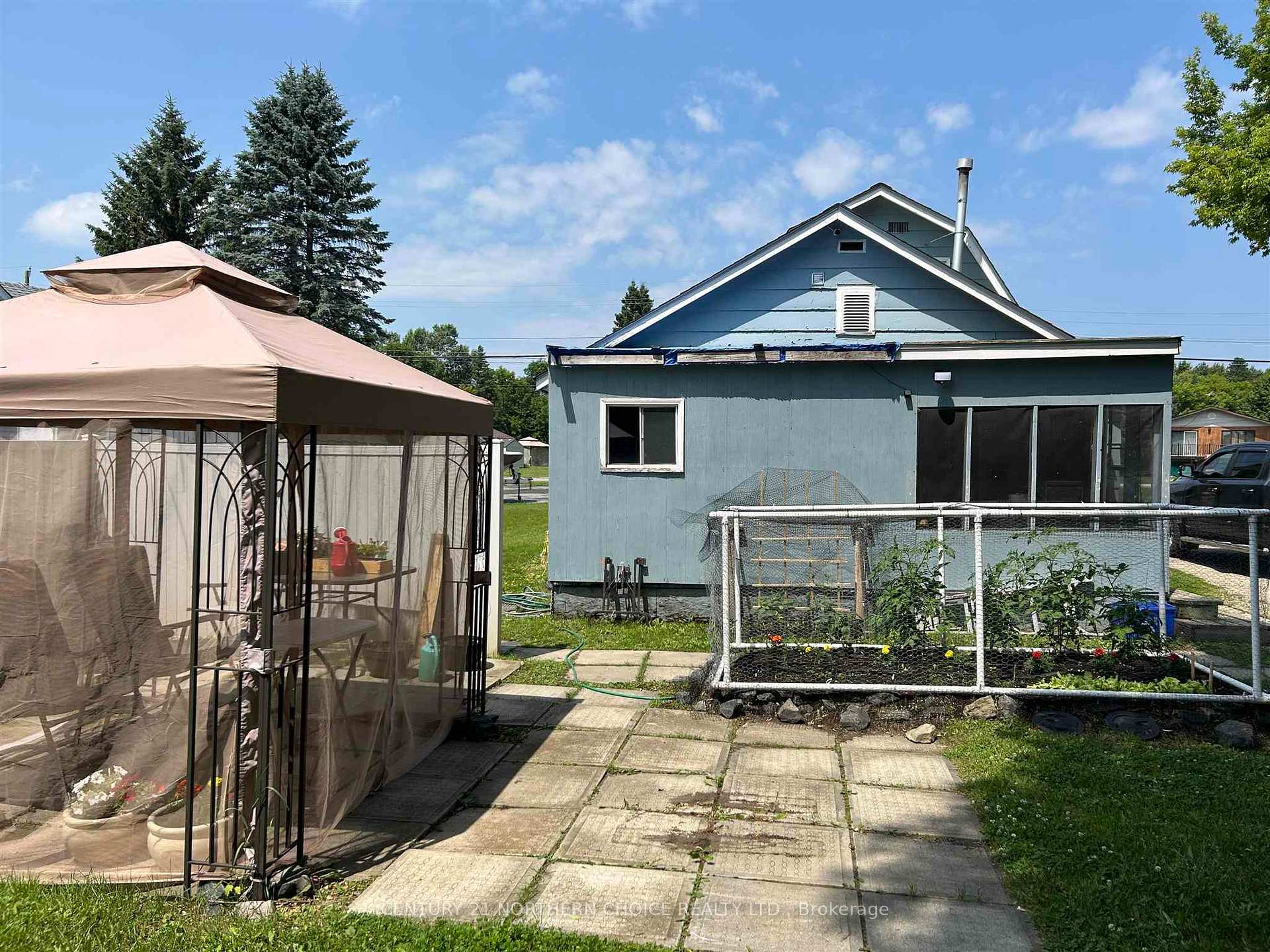 Photo 23 of 1011 Sunset Drive, Fort Frances — HOMEH