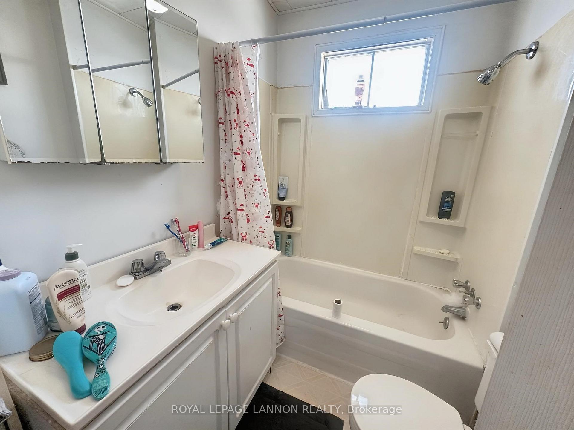 Photo 8 of 222 First Ave NE, Greenstone — HOMEH
