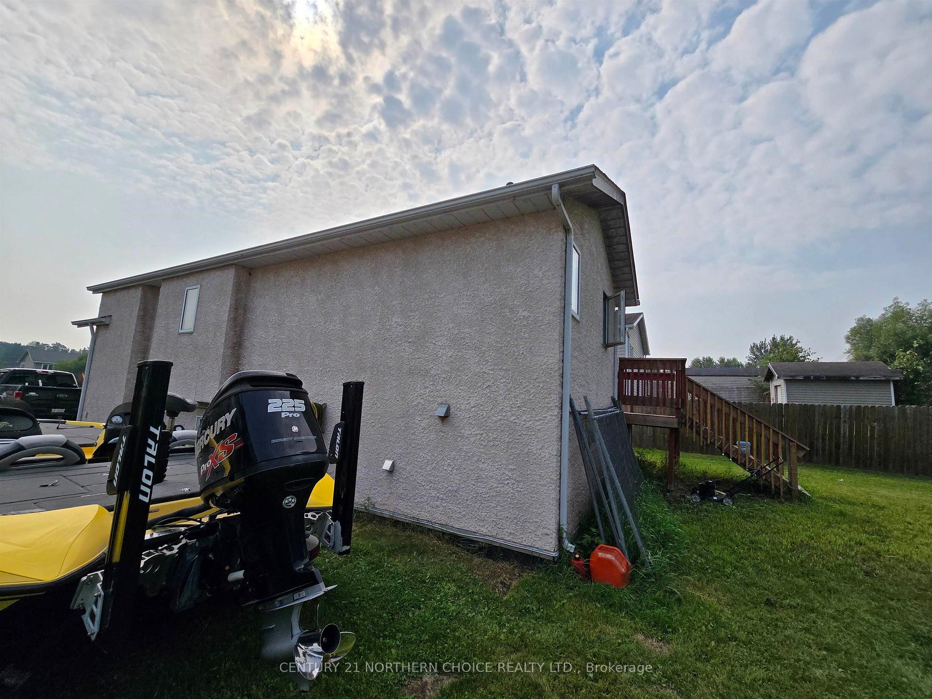 Photo 5 of 4 Sunset Place, Kenora, Evergreen — HOMEH
