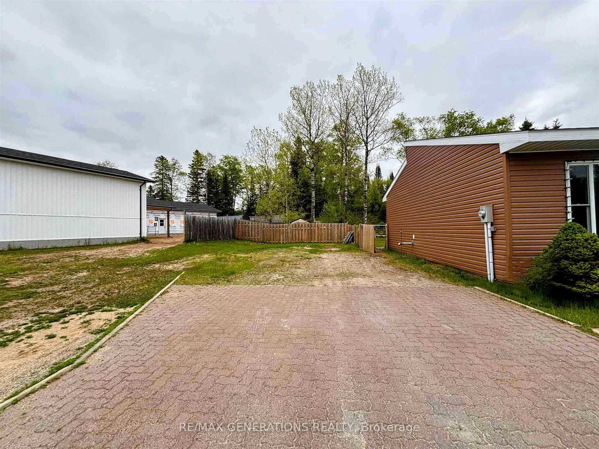 Photo 33 of 75 Hemlo Drive, Marathon — HOMEH