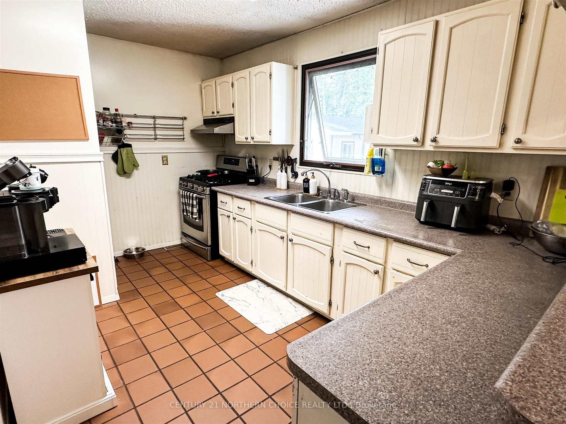 Photo 7 of 8 Laverty Road, Red Lake — HOMEH