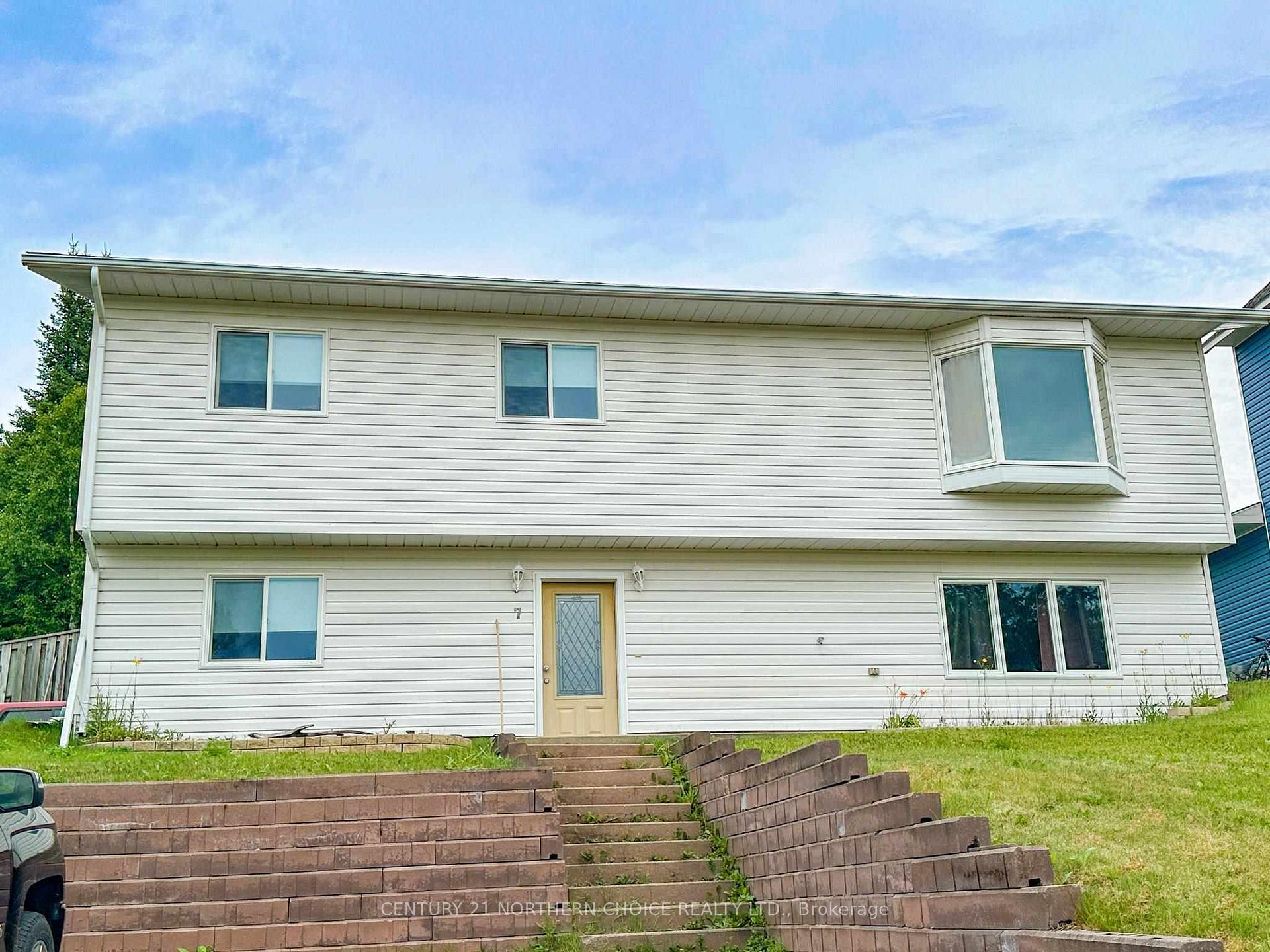 Photo 2 of 7 Dupont Drive, Red Lake — HOMEH