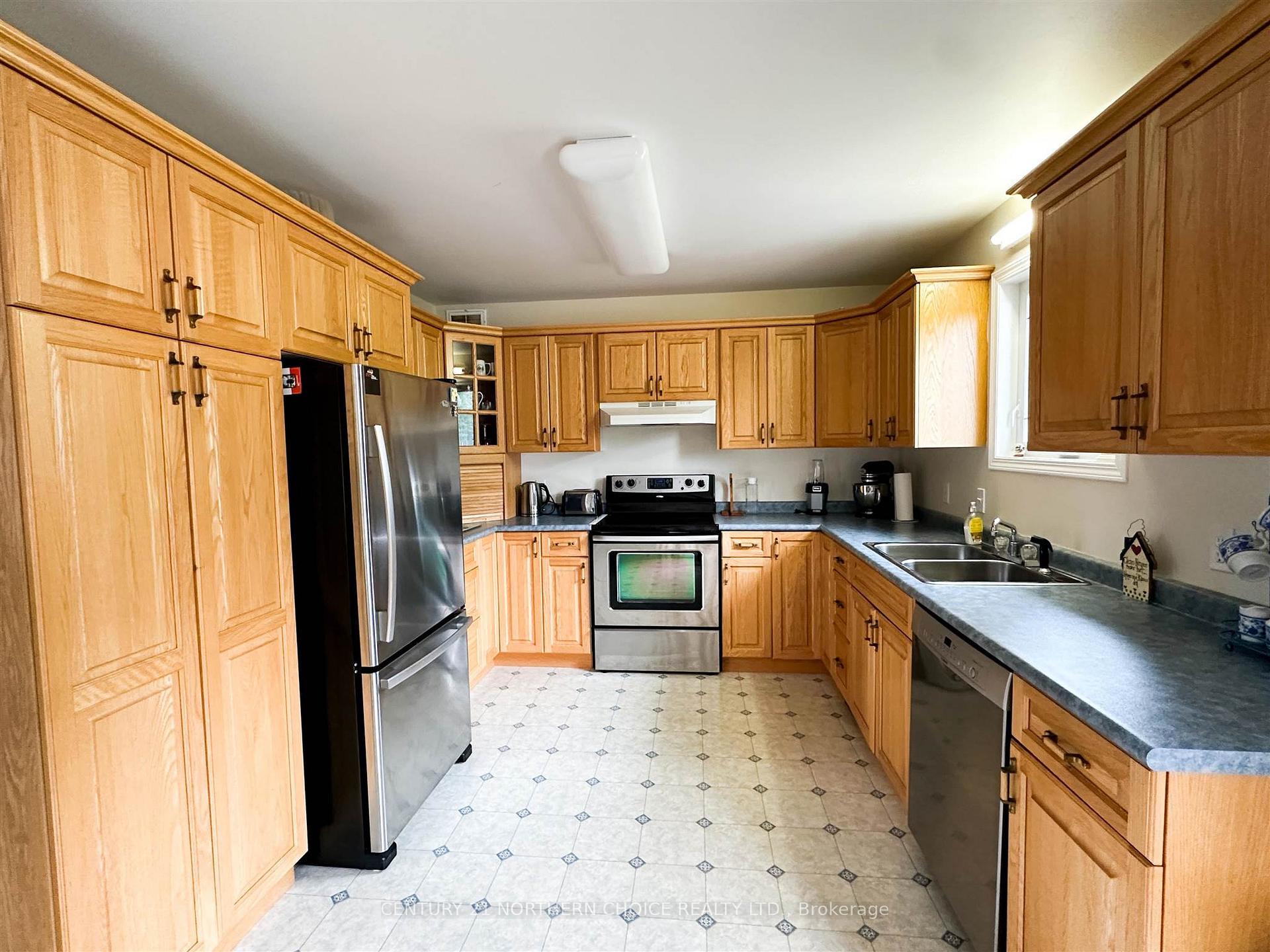 Photo 4 of 7 Dupont Drive, Red Lake — HOMEH
