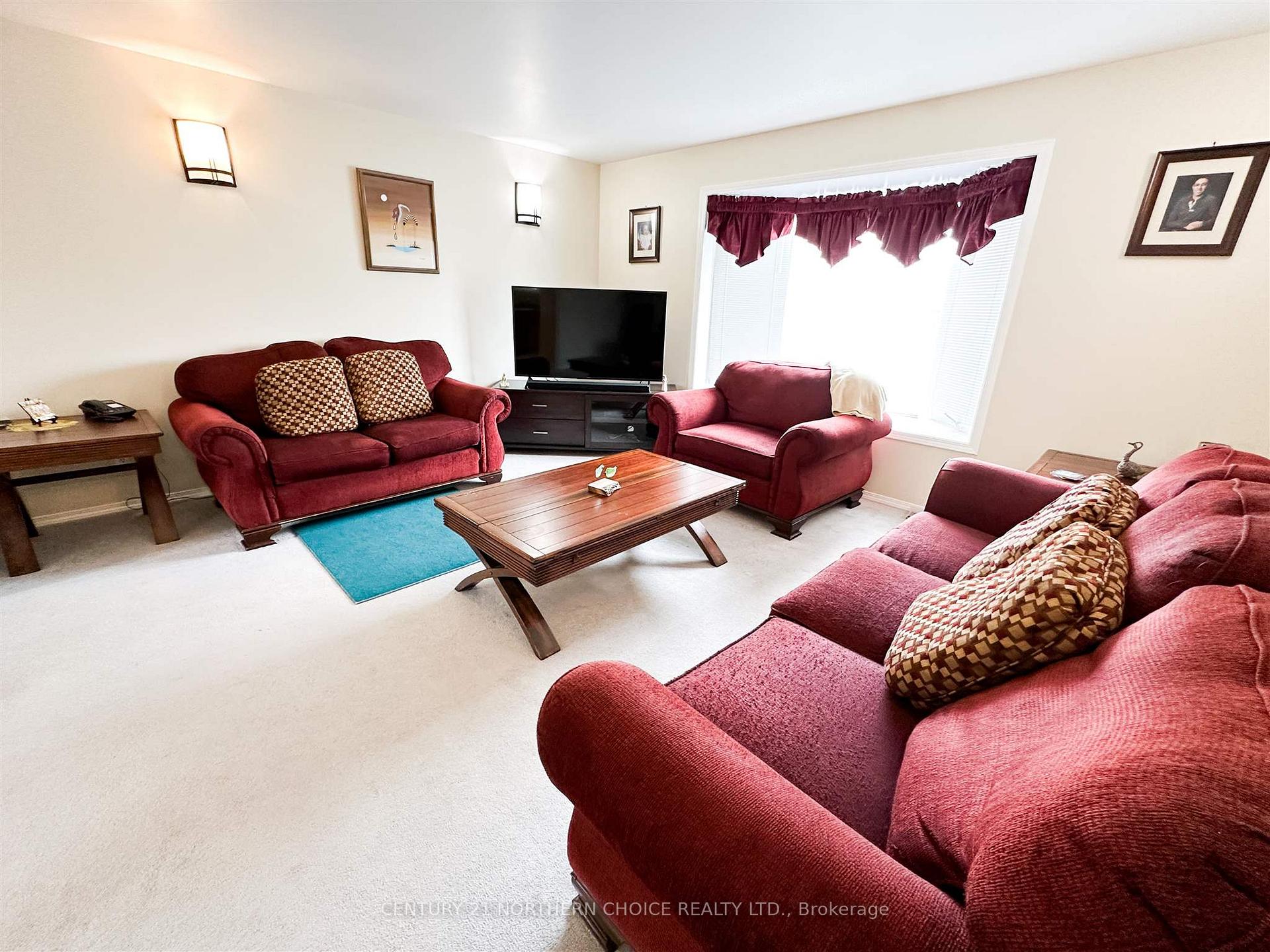 Photo 8 of 7 Dupont Drive, Red Lake — HOMEH