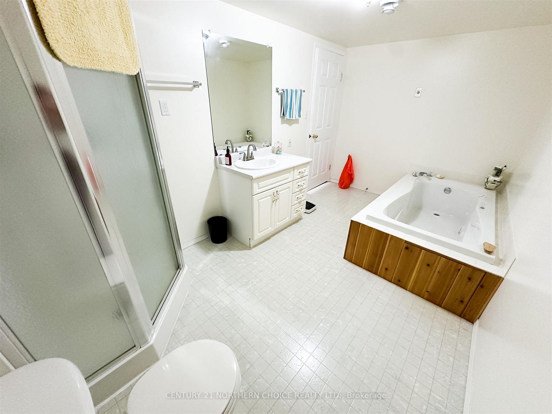 Photo 18 of 7 Dupont Drive, Red Lake — HOMEH