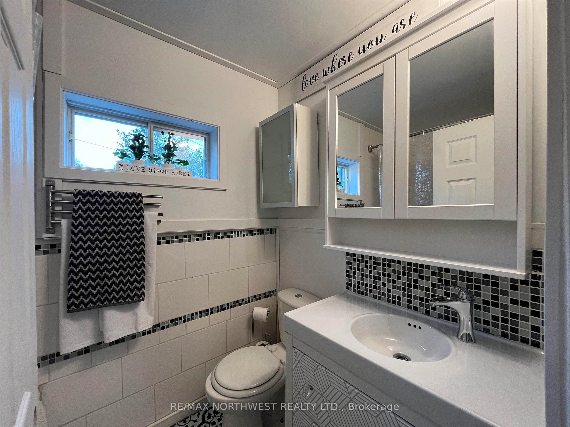 Photo 14 of 331 Third Street South, Kenora, Downtown — HOMEH