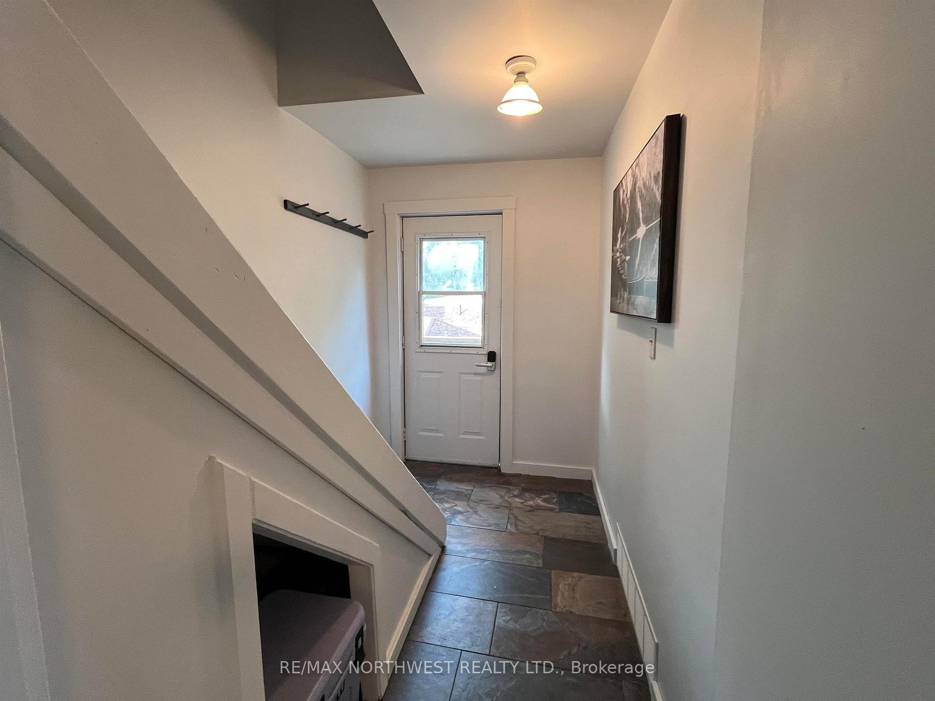 Photo 16 of 331 Third Street South, Kenora, Downtown — HOMEH